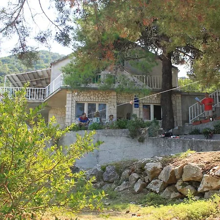 Twin Lucica 990b 2* Lastovo