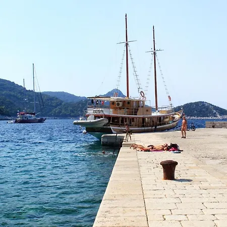 Twin Lucica 990b Guest house Lastovo